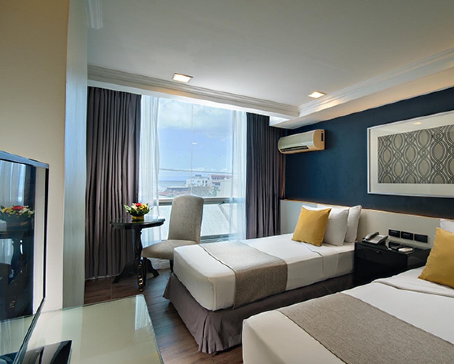 Metrocentre Hotel Тагбиларан Сити Екстериор снимка
