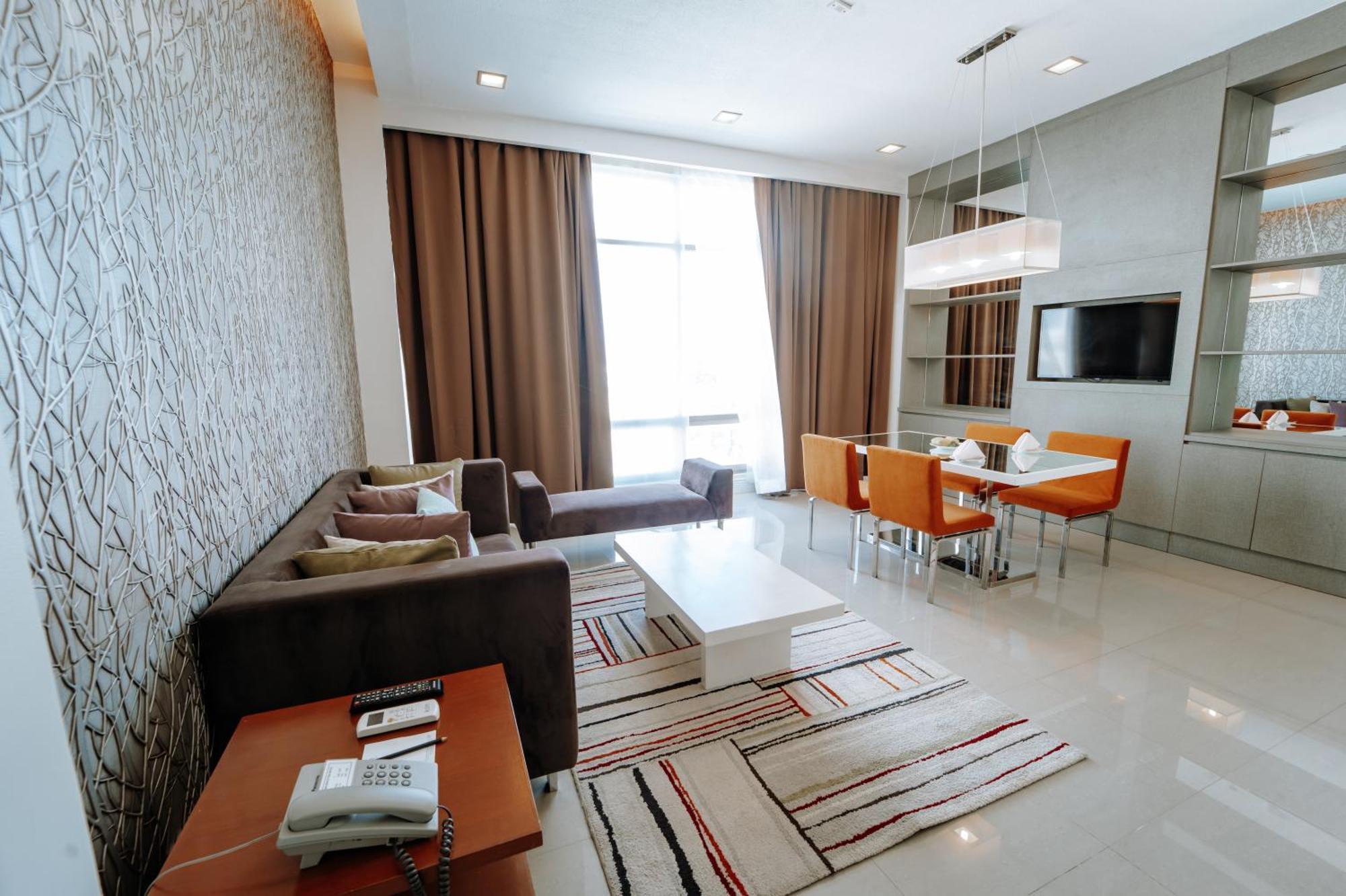 Metrocentre Hotel Тагбиларан Сити Екстериор снимка