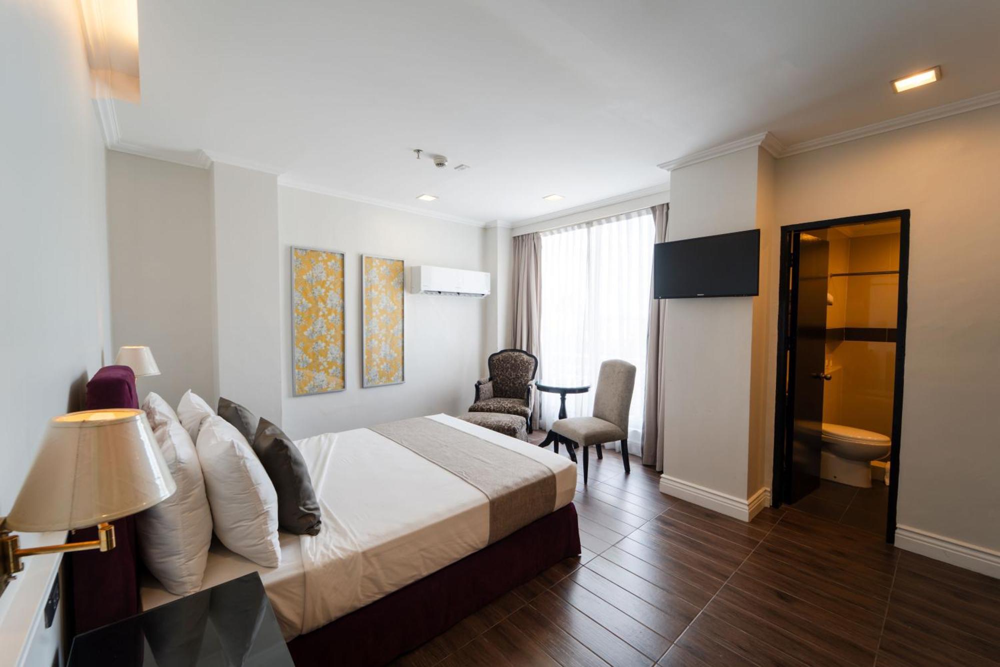Metrocentre Hotel Тагбиларан Сити Екстериор снимка