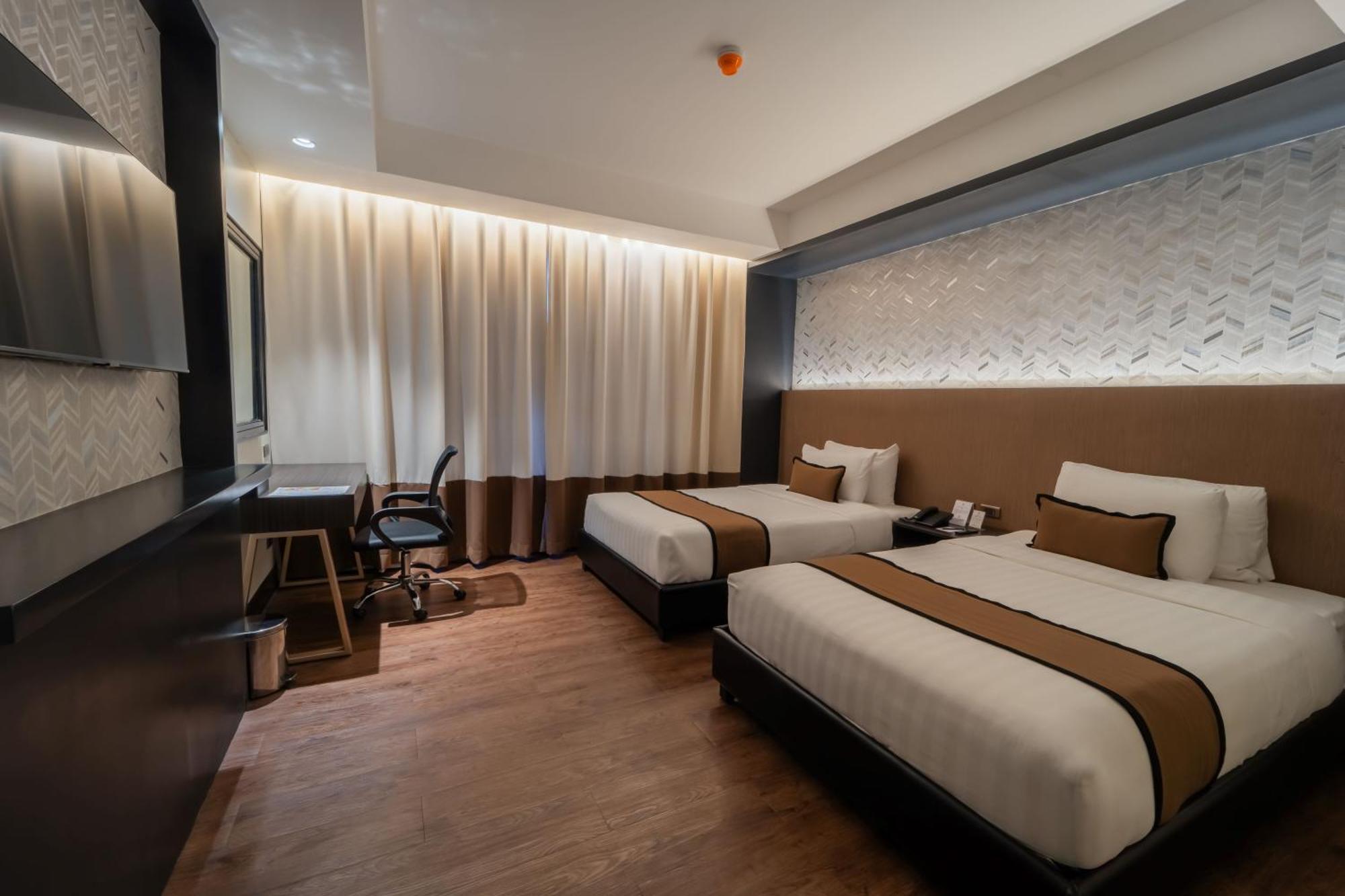 Metrocentre Hotel Тагбиларан Сити Екстериор снимка