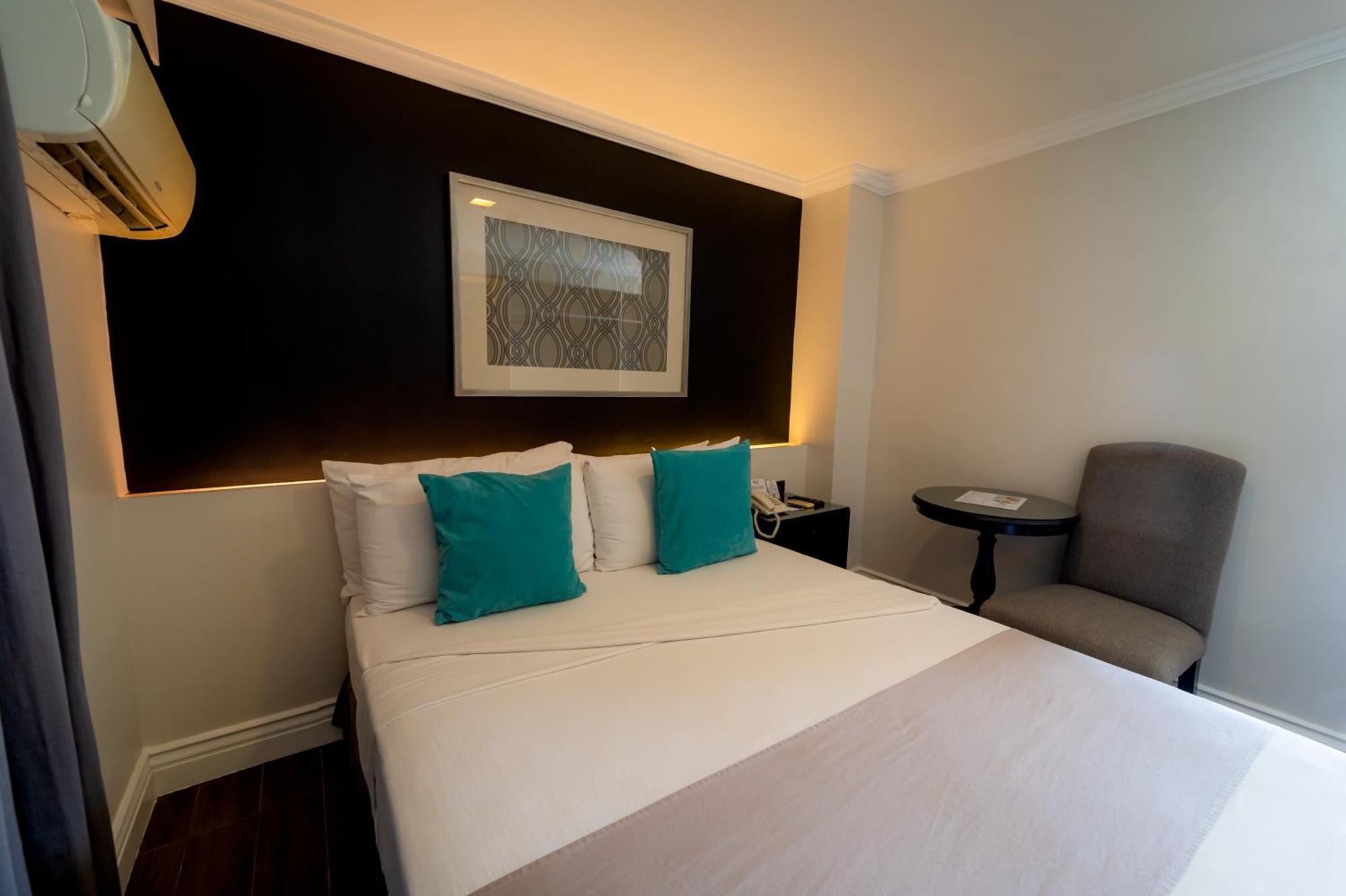 Metrocentre Hotel Тагбиларан Сити Екстериор снимка