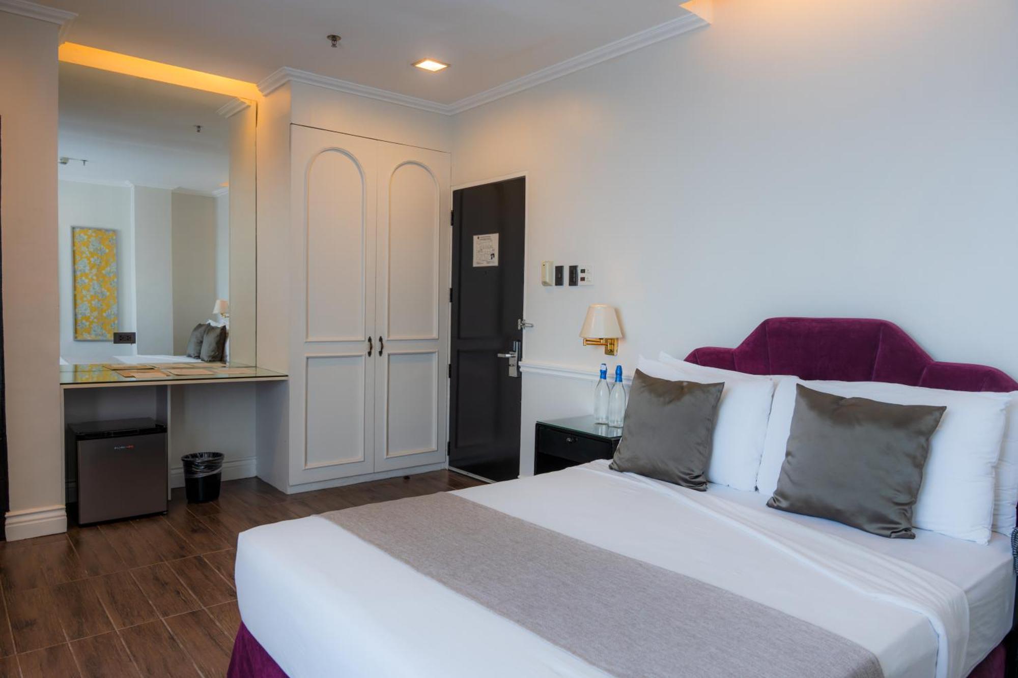 Metrocentre Hotel Тагбиларан Сити Екстериор снимка