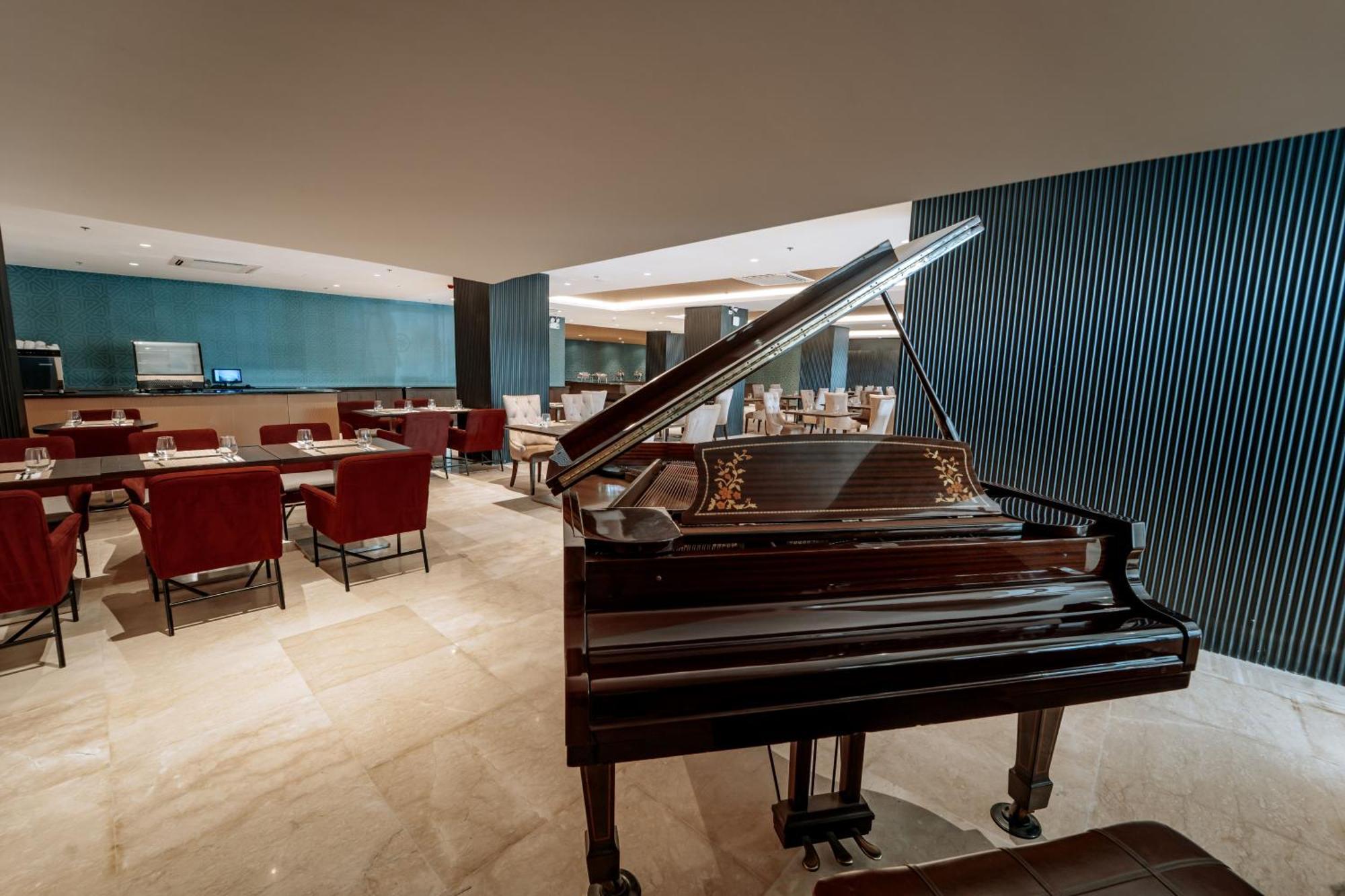Metrocentre Hotel Тагбиларан Сити Екстериор снимка